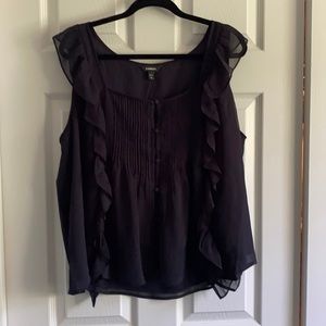 Sleeveless navy riffle button down top